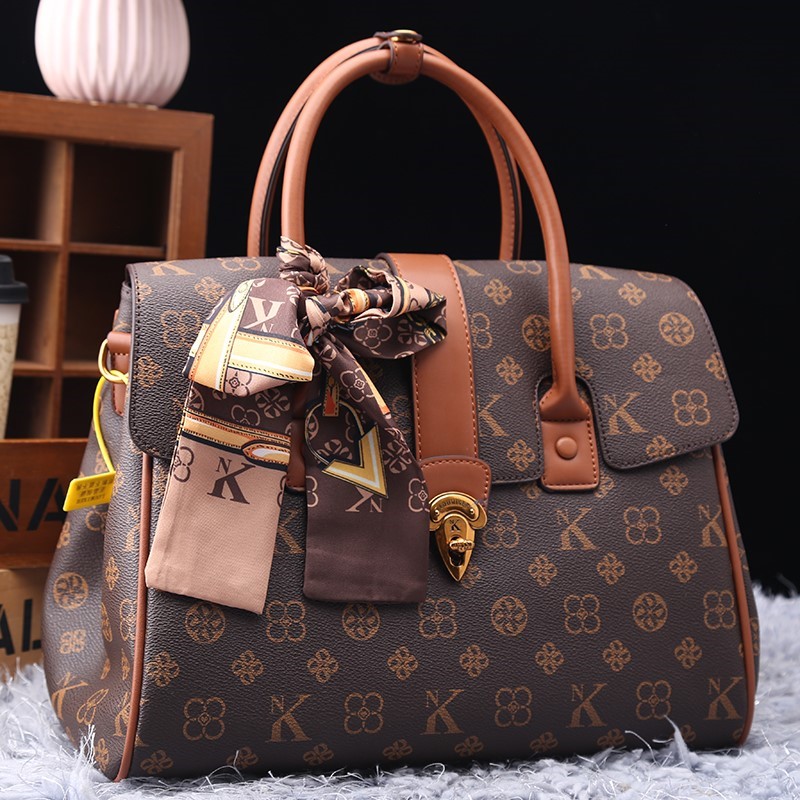 Luxury Bags Reseller - กระเป๋าผู้หญิงแบรนด์หรูน้ําหนักเบา 2025 ใหม่แฟชั่นกระเป๋าถือระดับไฮเอนด์อเนกประสงค์ความจุขนาดใหญ่อินเทรนด์กระเป๋าสะพายไหล่เดียว