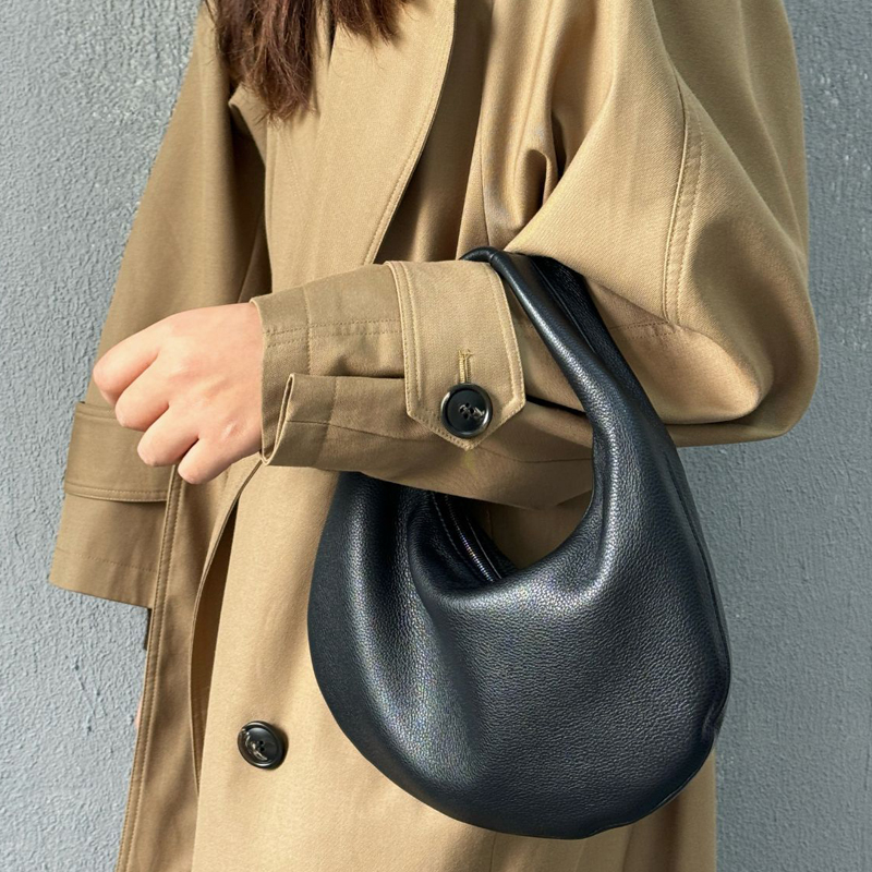 กระเป๋าหนังทรงครึ่งวงกลมสไตล์ญ - Luxury Bags Japan บทวิจารณ์และราคา