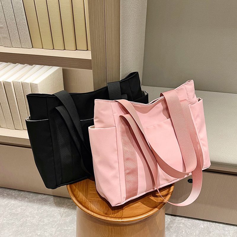 กระเป๋าหรูหรานักออกแบบไนลอนสะพ - Luxury Bags Reseller บทวิจารณ์และราคา