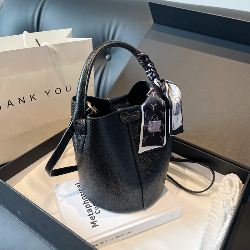 กระเป๋าสะพายไหล่และกระเป๋าสะพา - Luxury Bags For Sale บทวิจารณ์และราคา
