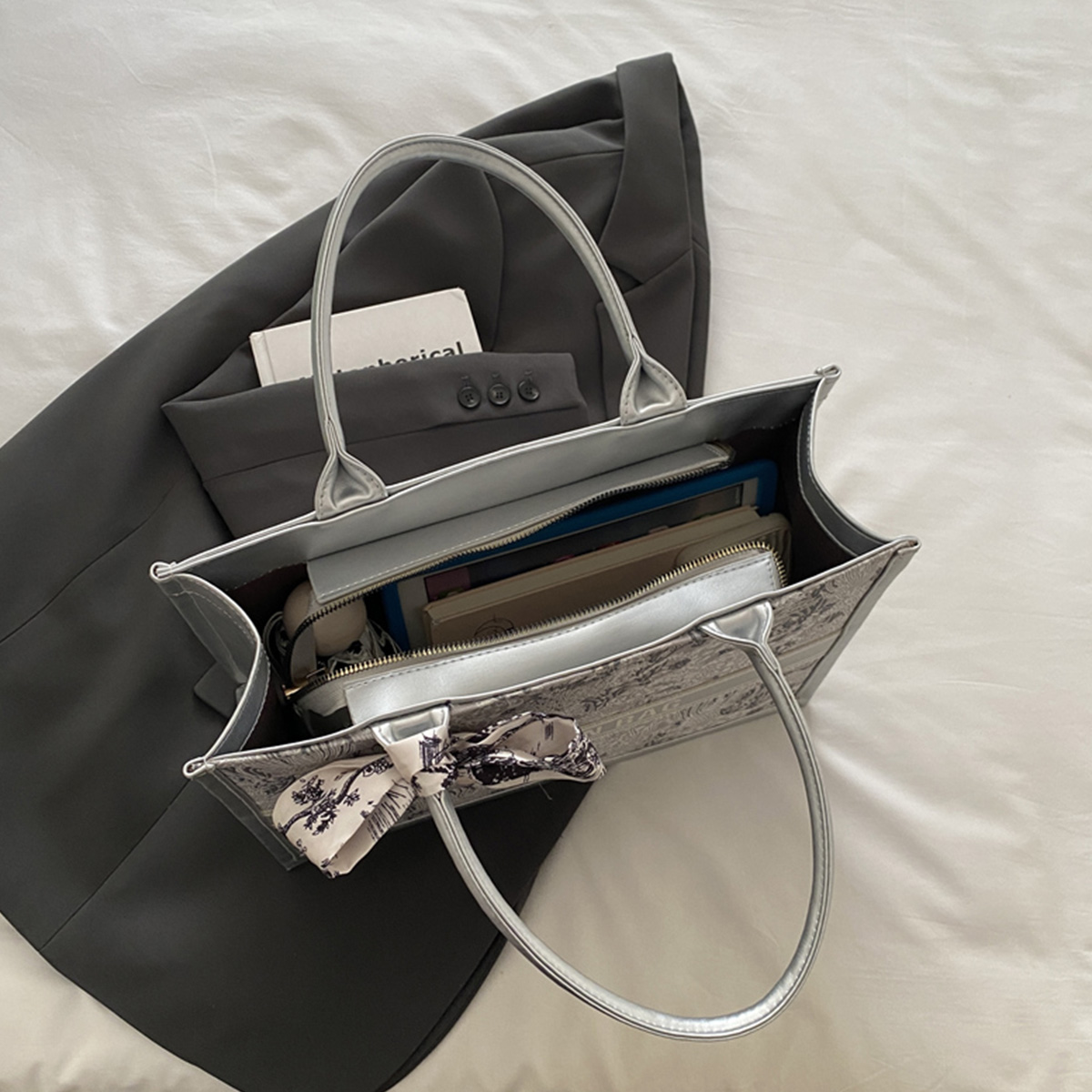 กระเป๋าโท้ทผู้หญิงสุดหรู ดีไซน - Luxury Bags Reseller บทวิจารณ์และราคา