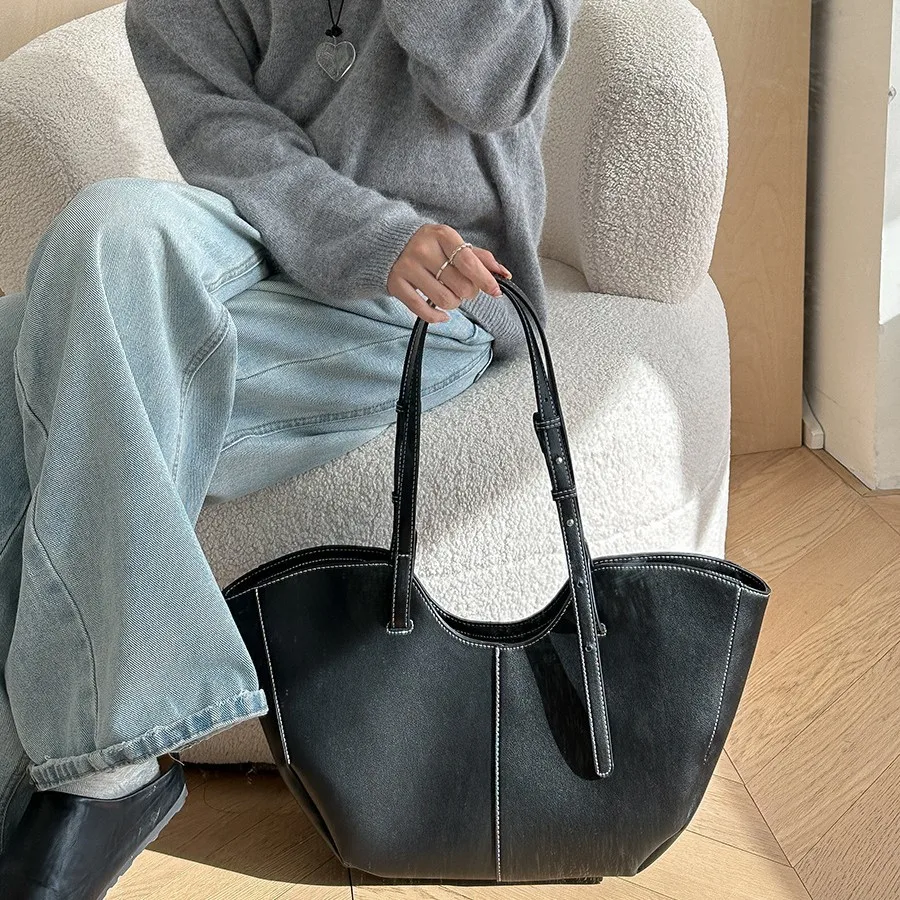 กระเป๋าถือสตรีวินเทจขนาดใหญ่คว - Luxury Bags Reseller บทวิจารณ์และราคา