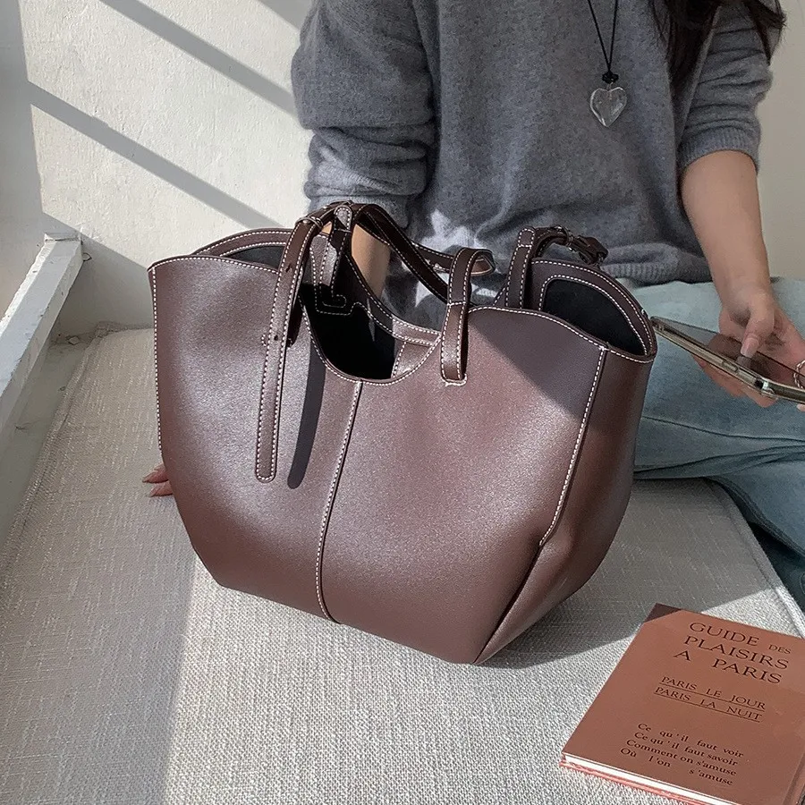 กระเป๋าถือสตรีวินเทจขนาดใหญ่คว - Luxury Bags Reseller บทวิจารณ์และราคา